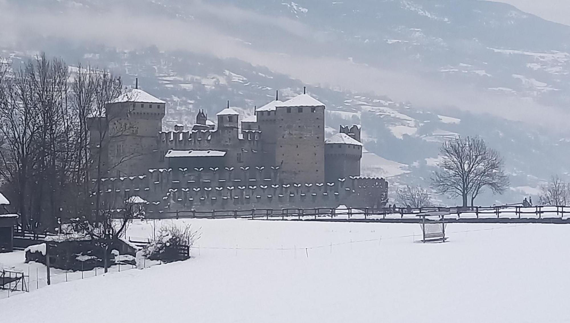 Vue Du Chateau Villa Fenis Luaran gambar