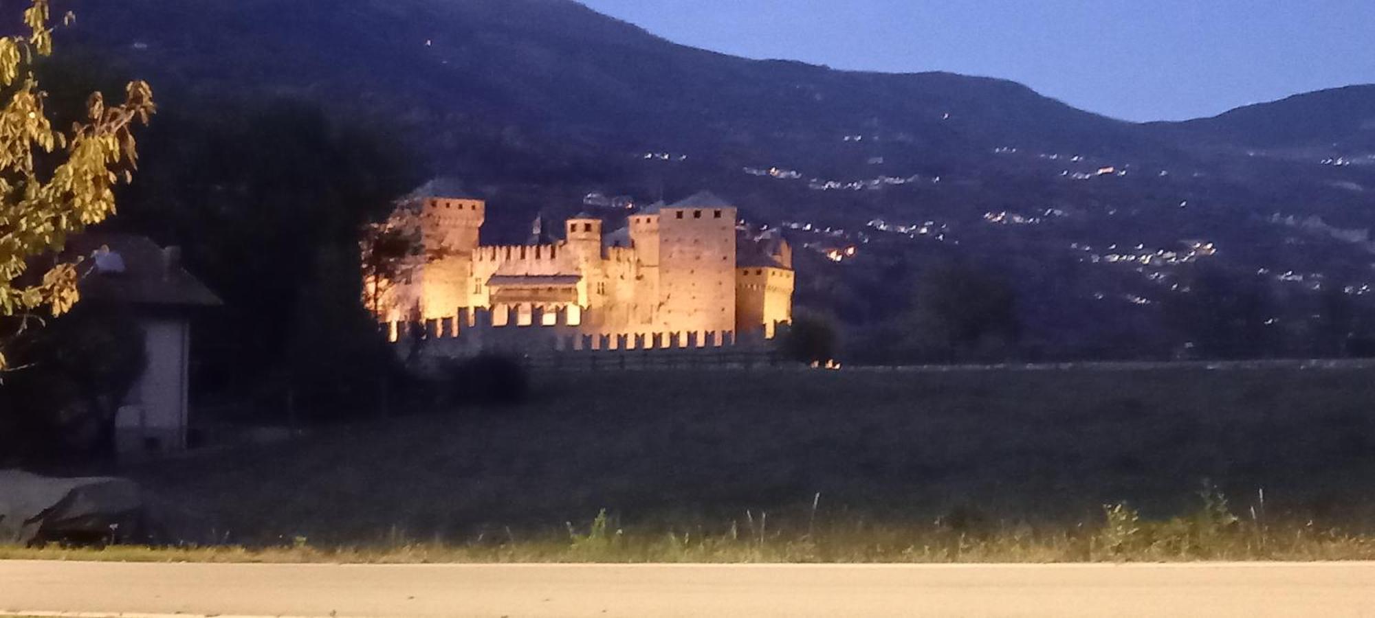 Vue Du Chateau Villa Fenis Luaran gambar