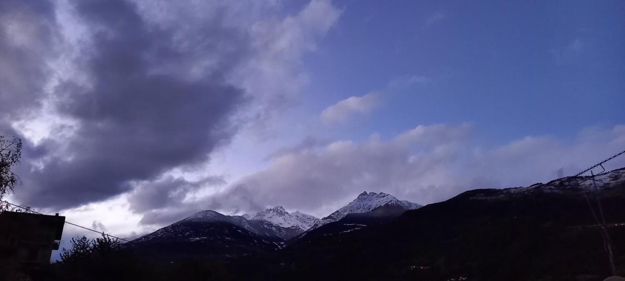Vue Du Chateau Villa Fenis Luaran gambar
